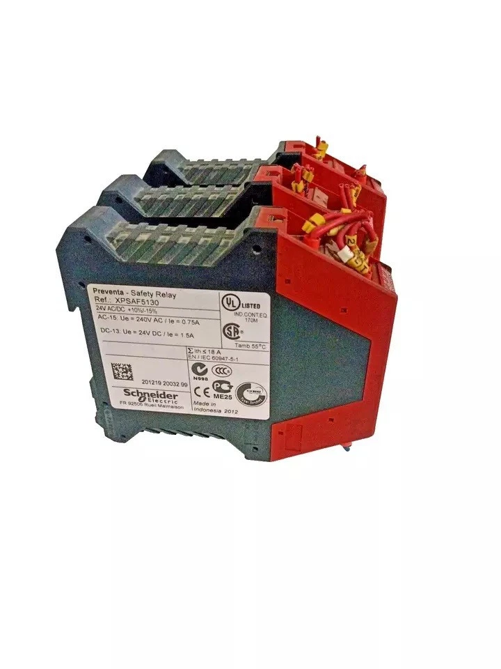 SCHNEIDER ELECTRIC XPS-AF5130 SAFETY RELAY 24V AC/DC LOT OF 3 PCS